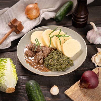 Hovadzie maso na cesnaku, spenat, zemiakova knedla_104