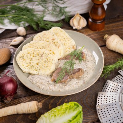 Hovadzie maso s koprovou omackou, zemlova knedla_117