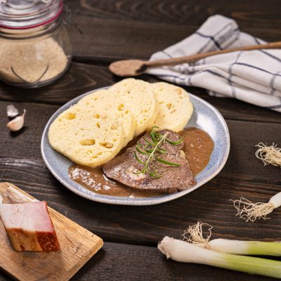 Hovadzie maso so sipkovou omackou, knedla_303