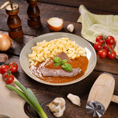 Hovadzie pecene v paradajkovej omacke, cestoviny_203