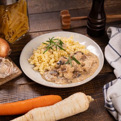 Kuracie maso s nivou a sampionmi, cestoviny_419