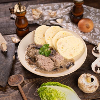 Mlete bifteky s hribovou omackou, zemlova knedla_212