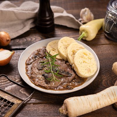 Rostenka na hubovej omacke, knedla_302