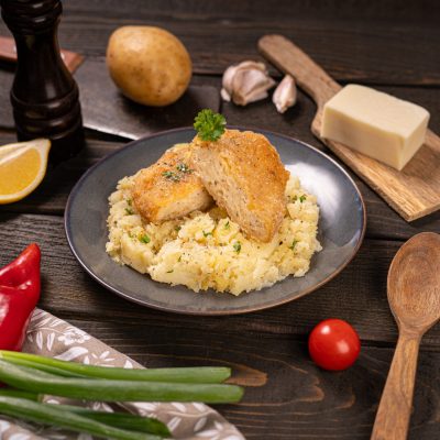 Sekany kuraci rezen so syrom a bylinkami, zemiaky_424