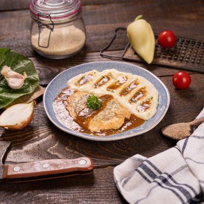 Zapec╠îene╠ü kuracie prso s nivou, zemiakova kas╠îa