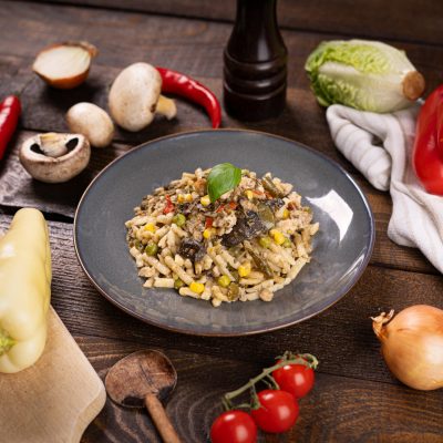 s╠îpecle s oprazenymi hribami, kuraci╠üm masom a zeleninou_202